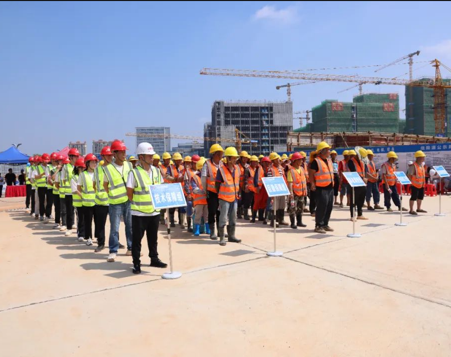 中醫(yī)藥科創(chuàng)城百花谷項目舉行基坑坍塌應(yīng)急救援演練