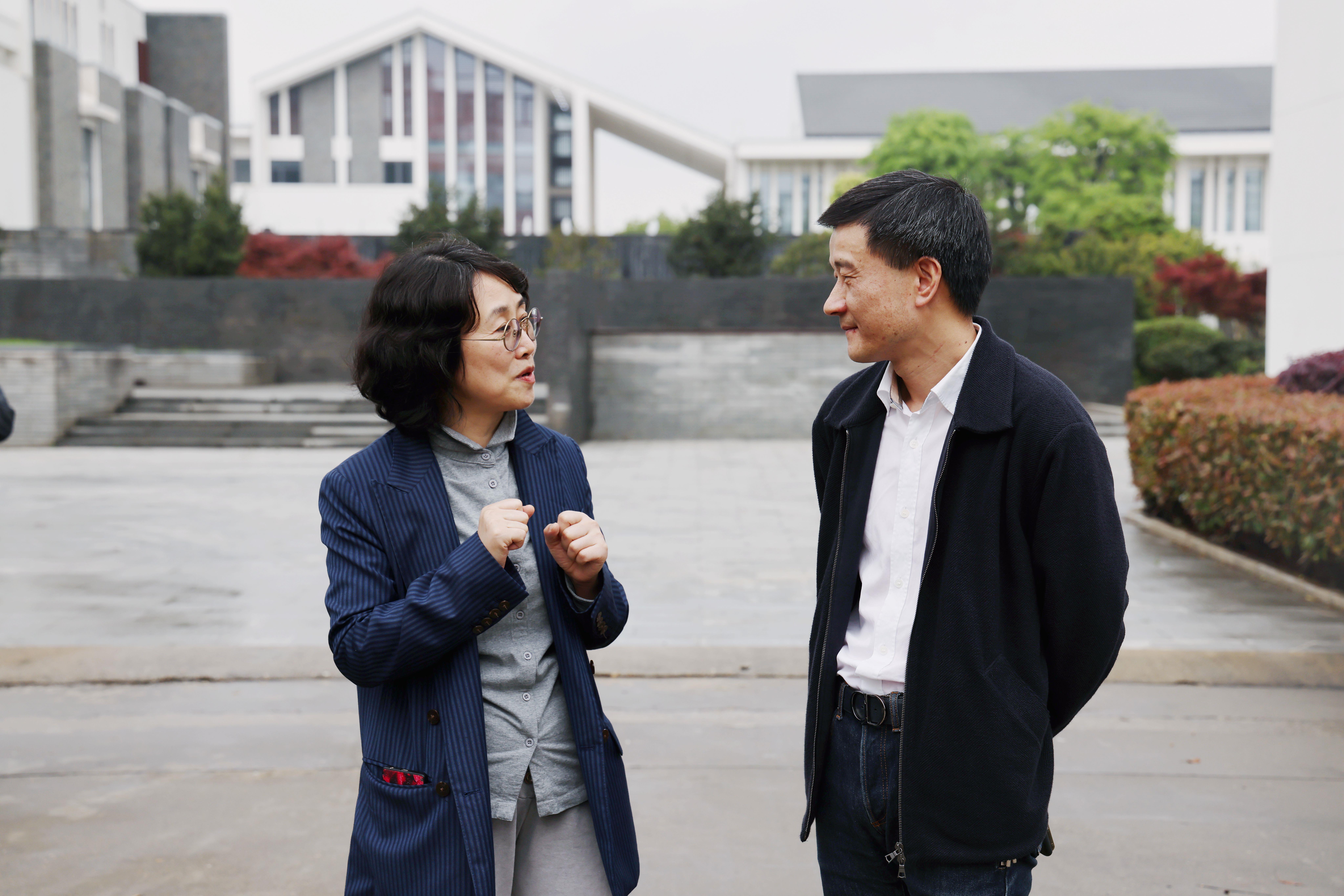 江西省委統(tǒng)戰(zhàn)部副部長、省工商聯(lián)黨組書記高鷹群一行蒞臨發(fā)達(dá)集團(tuán)調(diào)研指導(dǎo)