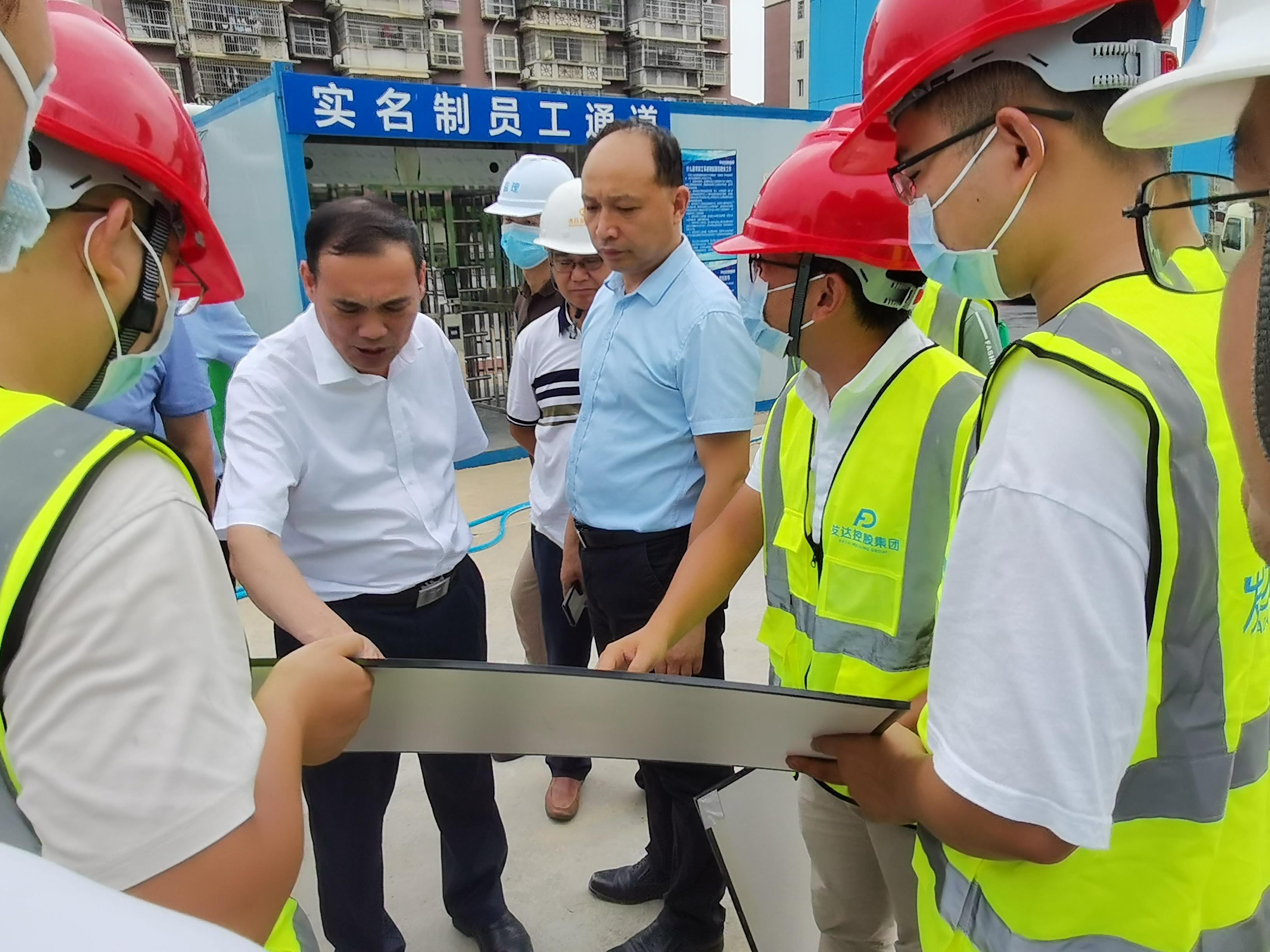 張磊視察.jpg 張磊視察.jpg